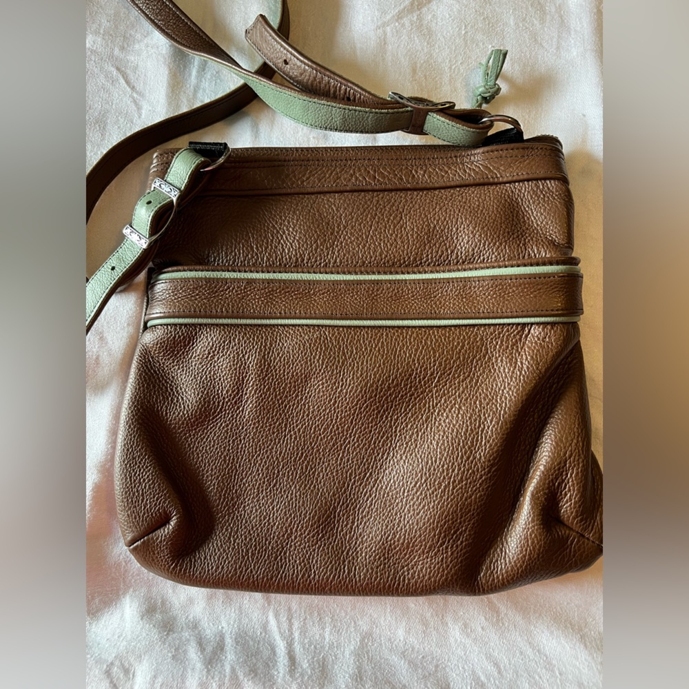 Classic Brown Leather Bag with Timeless Design. Silver hardware. - Picture 7 of 9